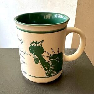 Statue of Liberty Vintage New York Mug Cup Green 90s Y2K Ceramic Glazed